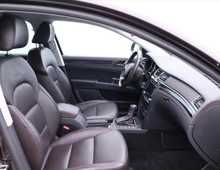 Škoda Superb 13
