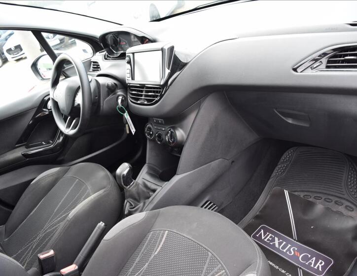 Peugeot 208 19
