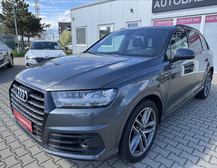 Audi Q7 1