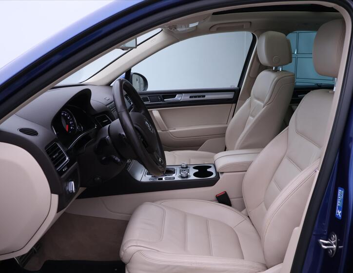 Volkswagen Touareg 13