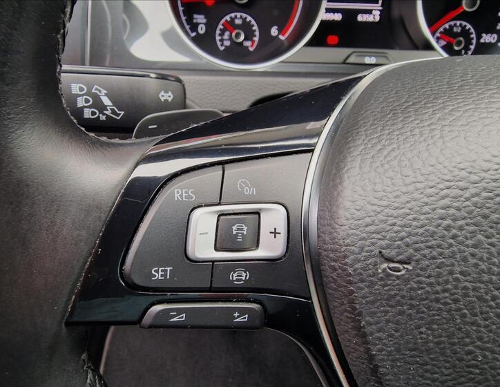 Volkswagen Golf 23