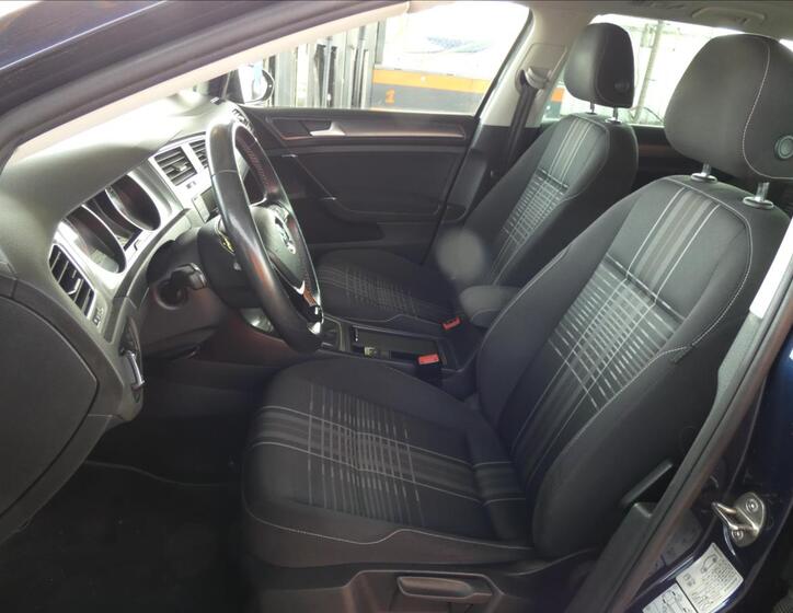 Volkswagen Golf 10