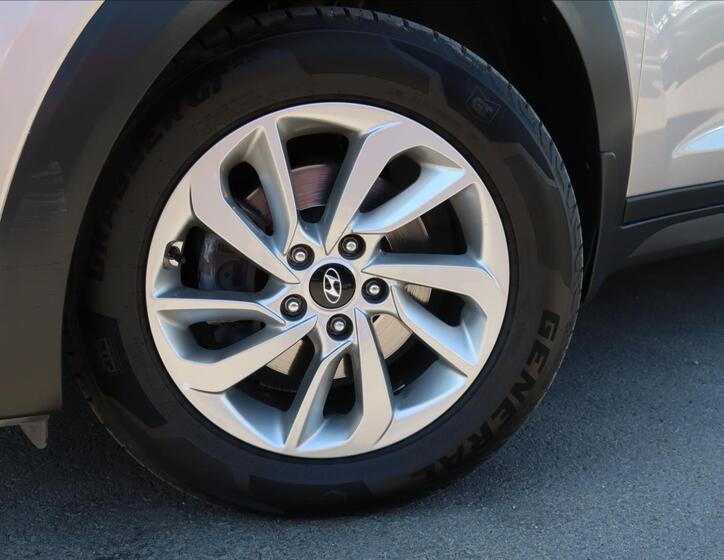 Hyundai Tucson 24
