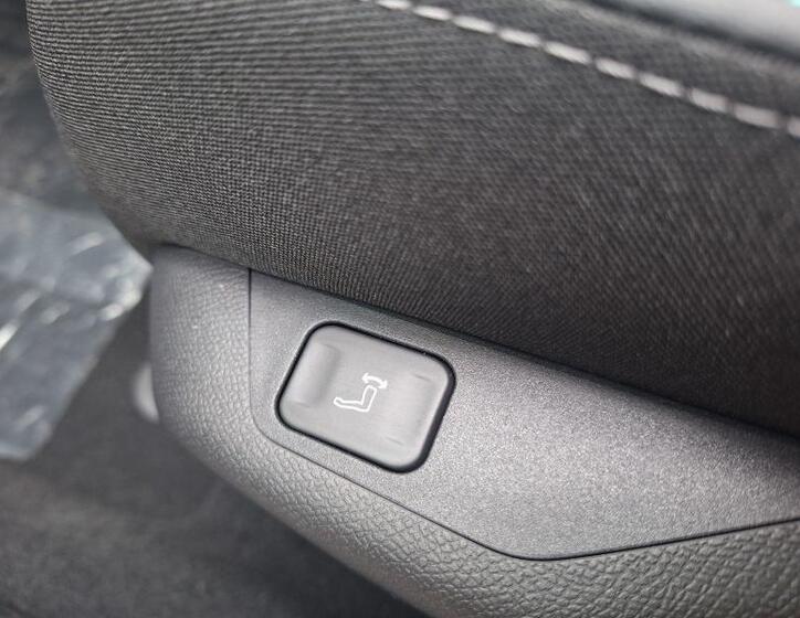 Peugeot 308 13