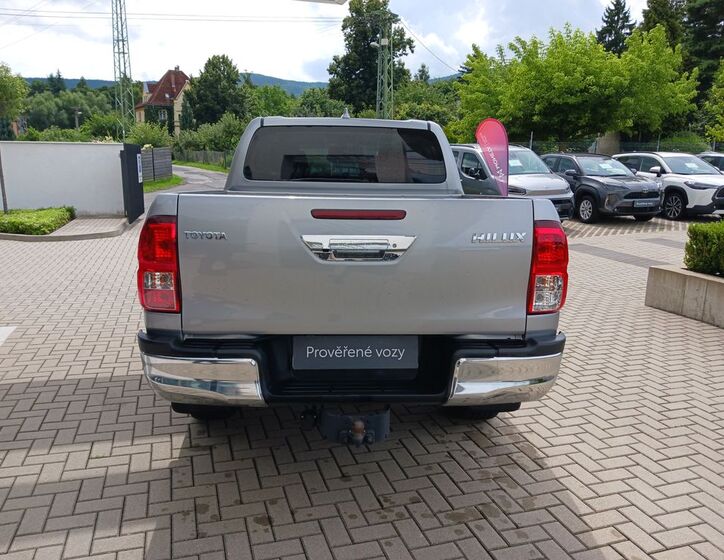 Toyota Hilux 5