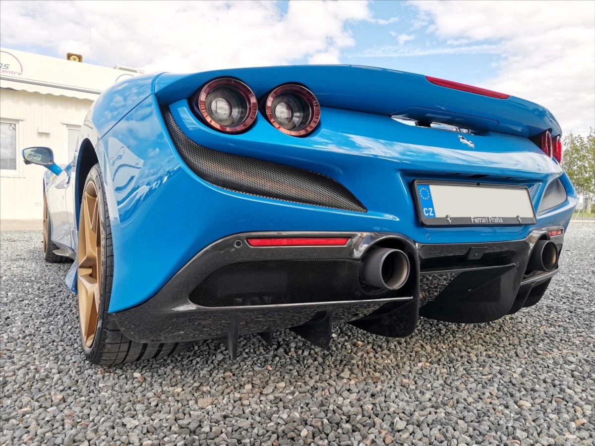 Ferrari F8