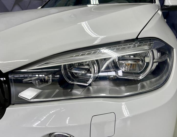 BMW X5 8