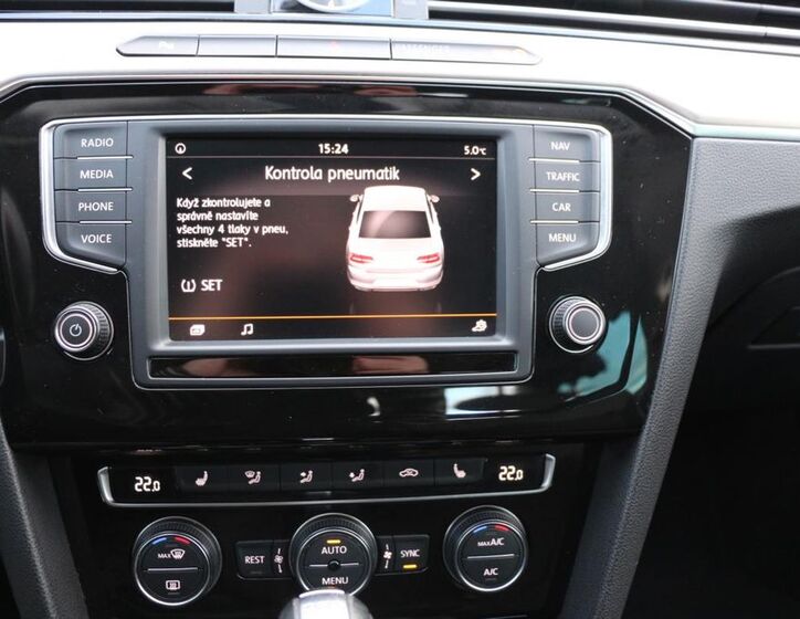 Volkswagen Passat 40