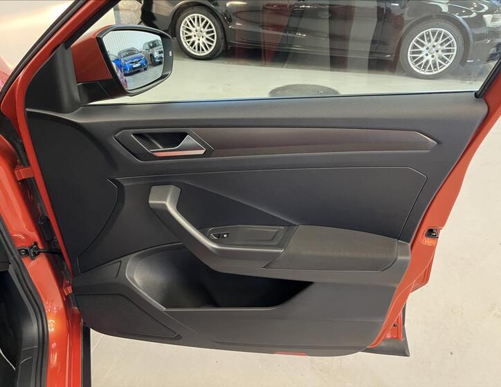 Volkswagen T-Roc 26