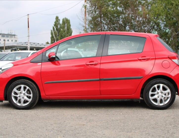 Toyota Yaris 8