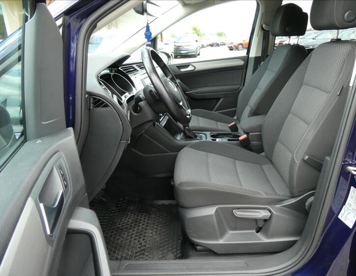 Volkswagen Touran 22