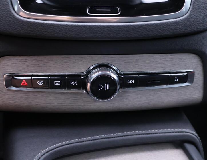 Volvo XC90 29