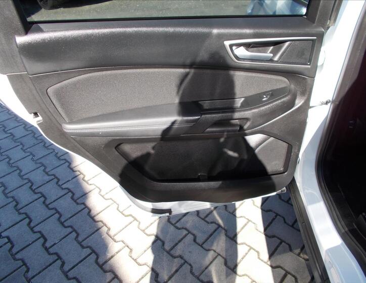 Ford Galaxy 17