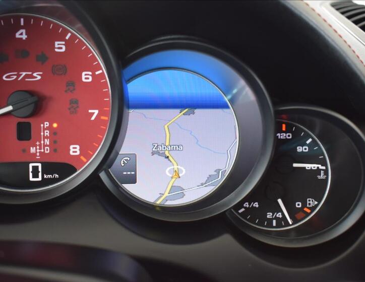 Porsche Cayenne 24