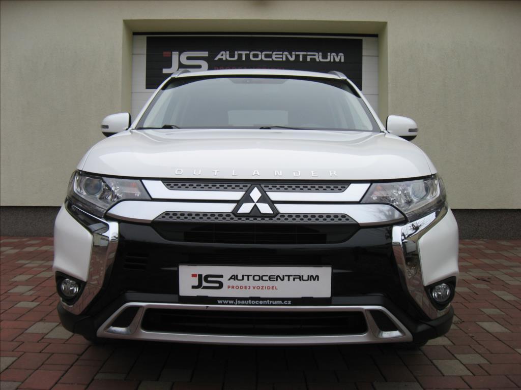 Mitsubishi Outlander 4