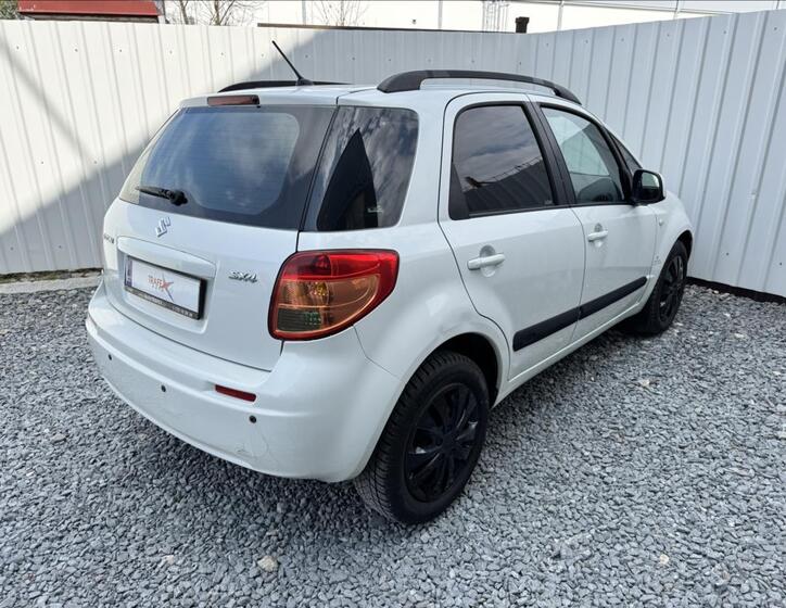 Suzuki SX4 16