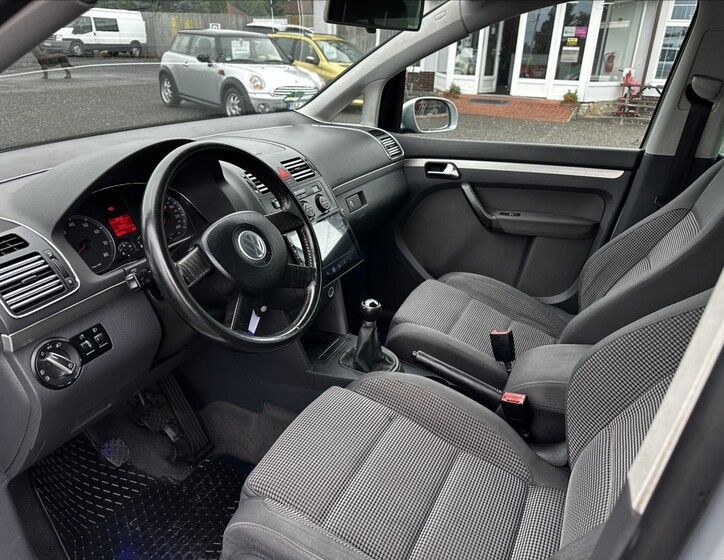 Volkswagen Touran 9