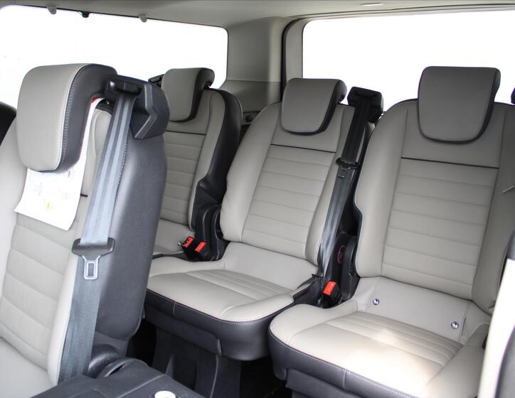 Ford Tourneo Custom 13