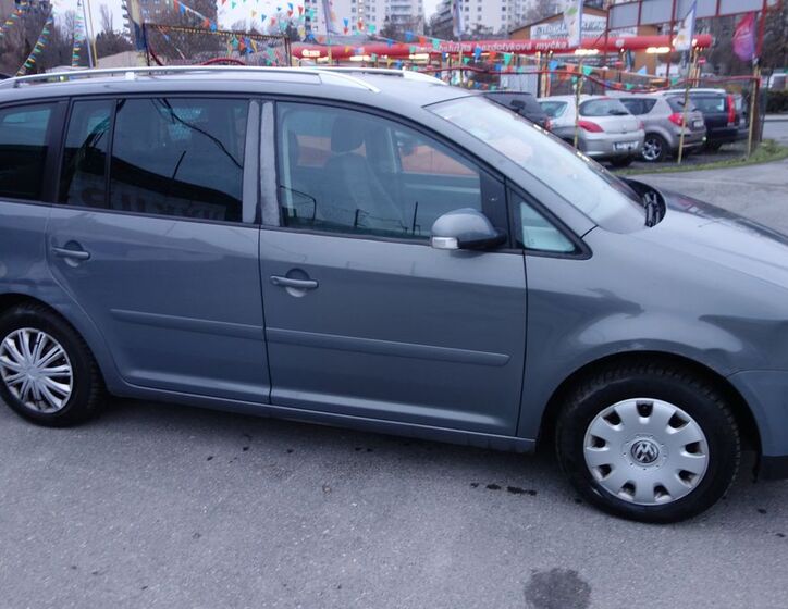 Volkswagen Touran 5