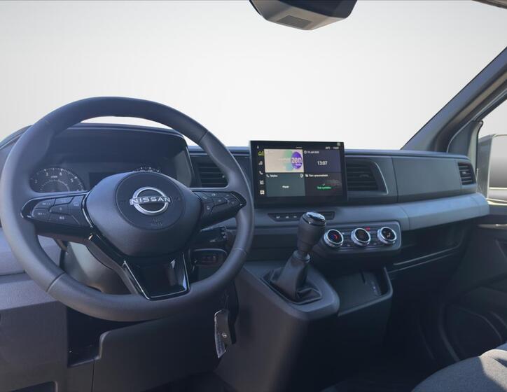 Nissan Interstar 9