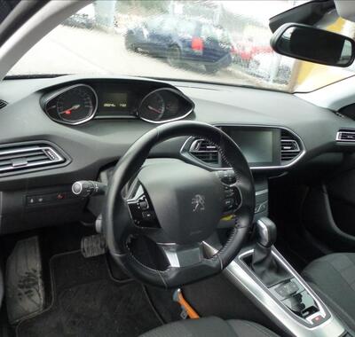 Peugeot 308 11