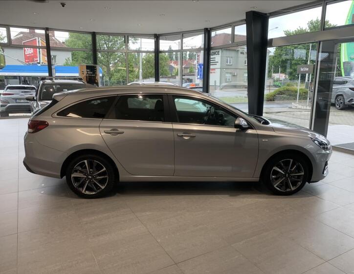 Hyundai i30 4