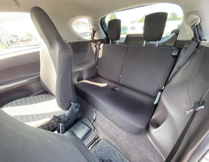 Toyota iQ 10