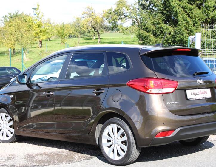 KIA Carens 9