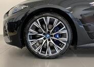 BMW i4 6