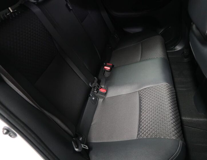 Toyota Yaris 12