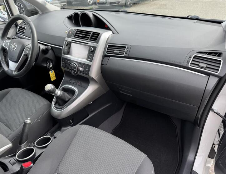 Toyota Verso 37