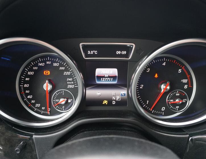 Mercedes-Benz GLS 10