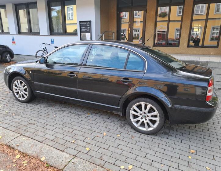 Škoda Superb 8