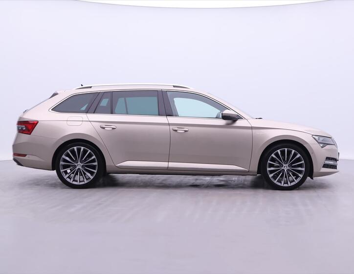 Škoda Superb 8