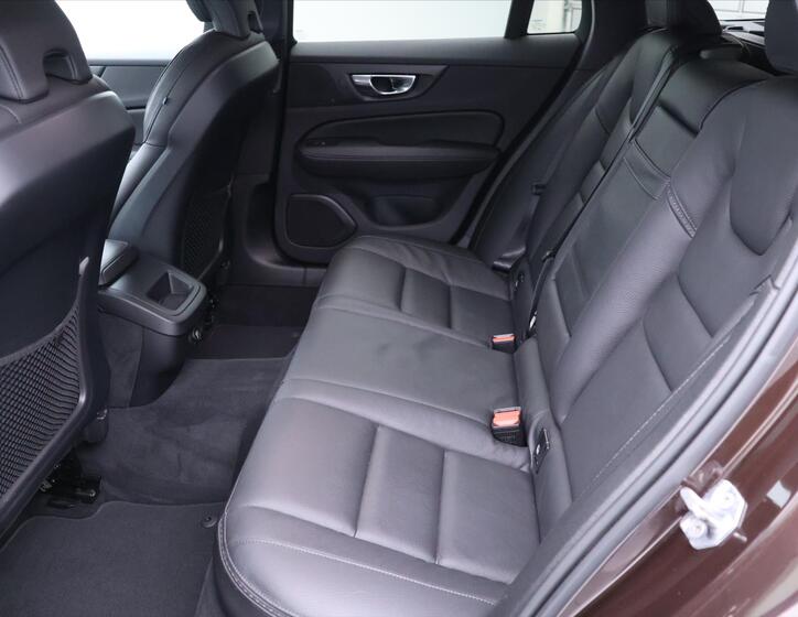Volvo V60 16