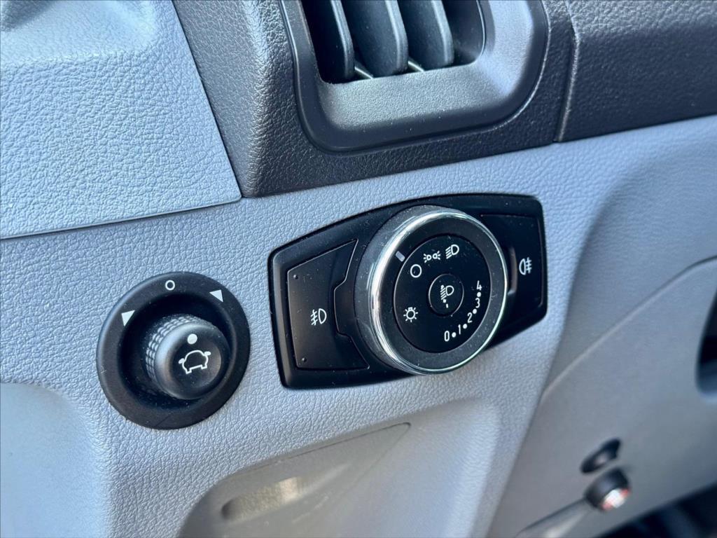 Ford Transit 8