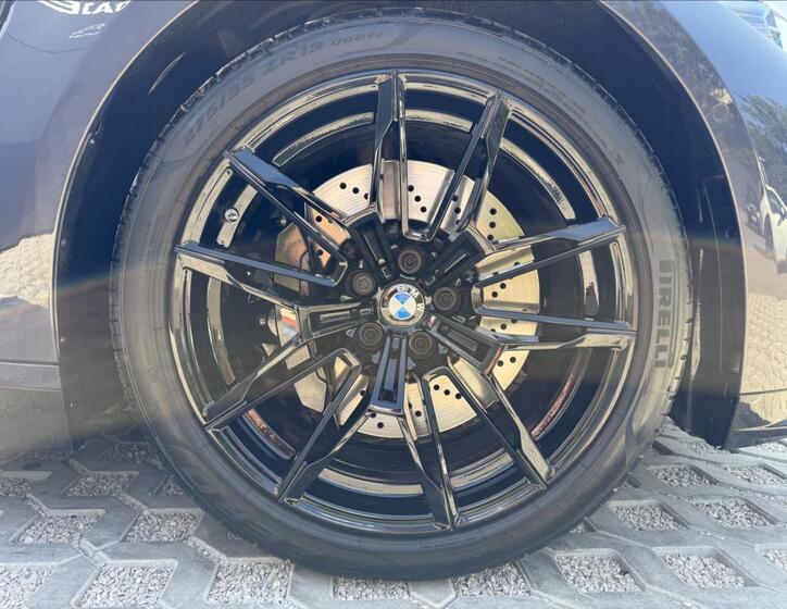 BMW M4 41