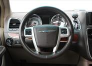 Chrysler Town & Country 19