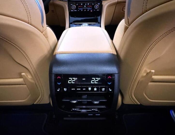 Jeep Grand Cherokee 30