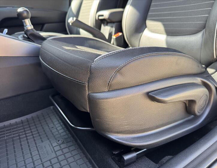 KIA Rio 13