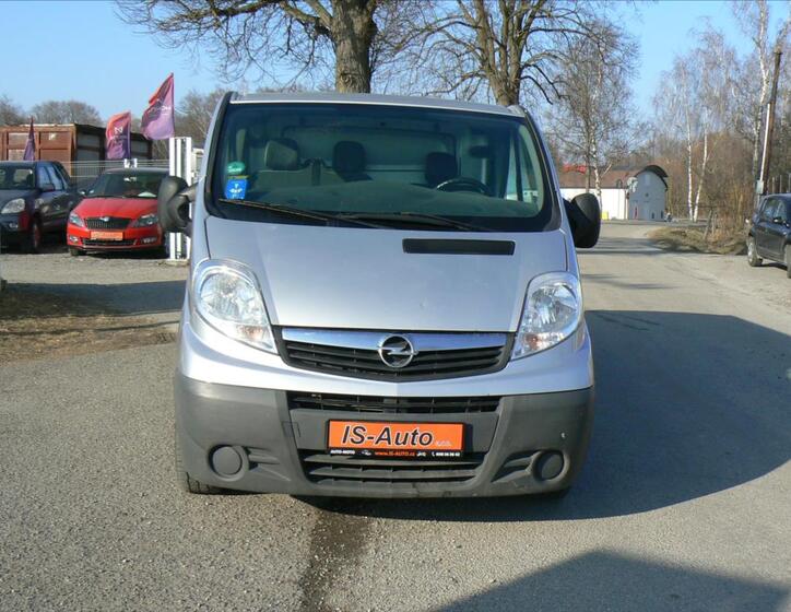 Opel Vivaro 2
