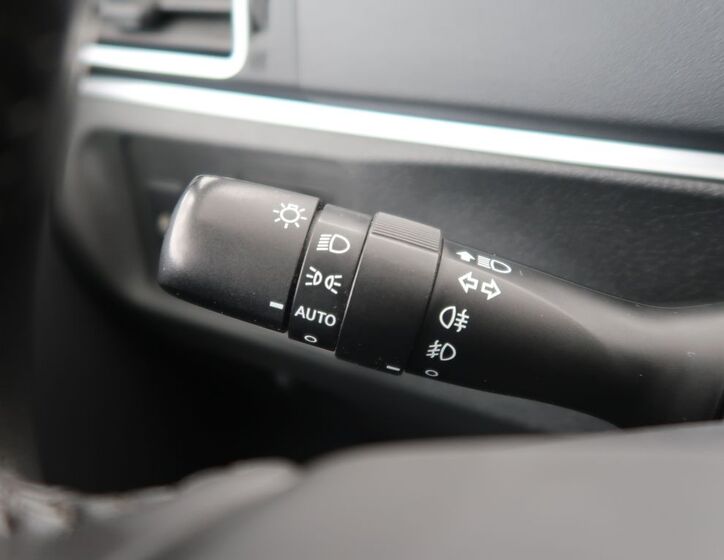 Toyota Verso 25