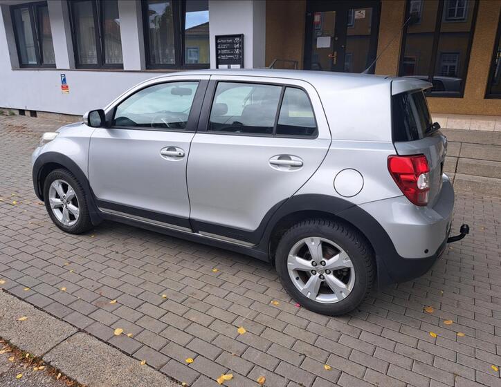 Toyota Urban Cruiser 6