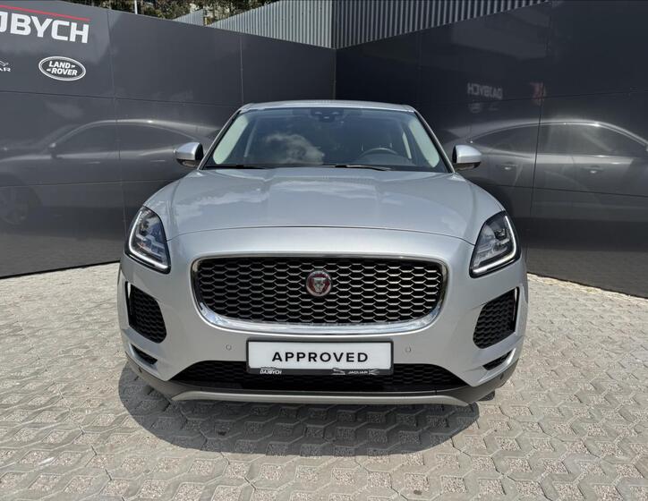 Jaguar E-Pace 4
