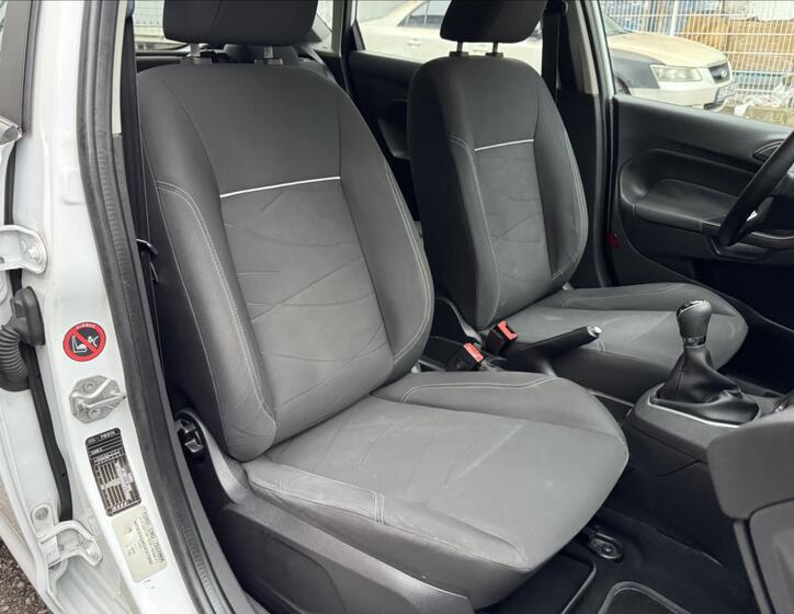 Ford Fiesta 27
