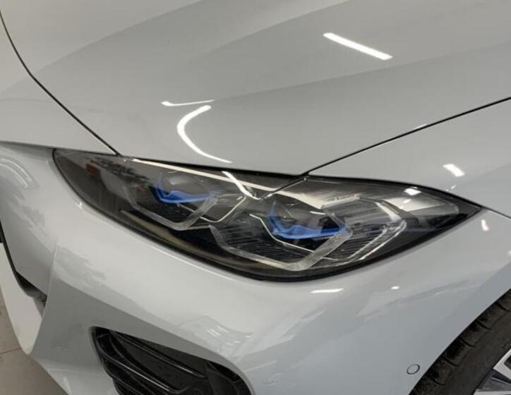 BMW i4 6