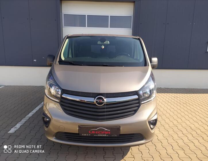 Opel Vivaro 2