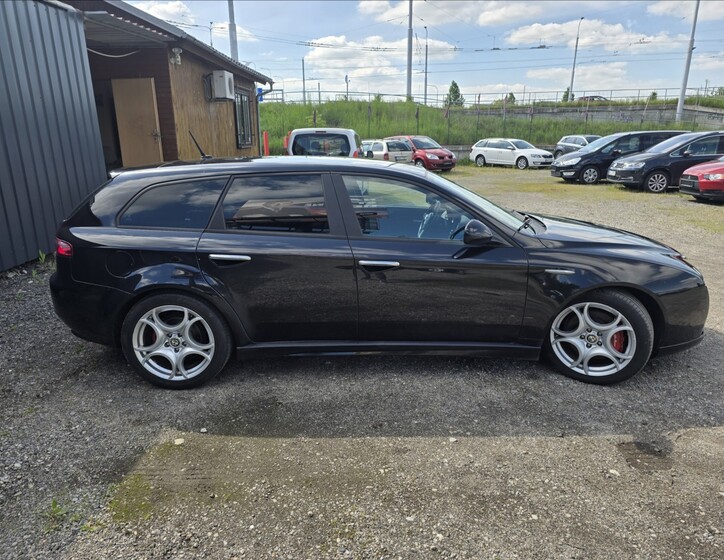 Alfa Romeo 159 4