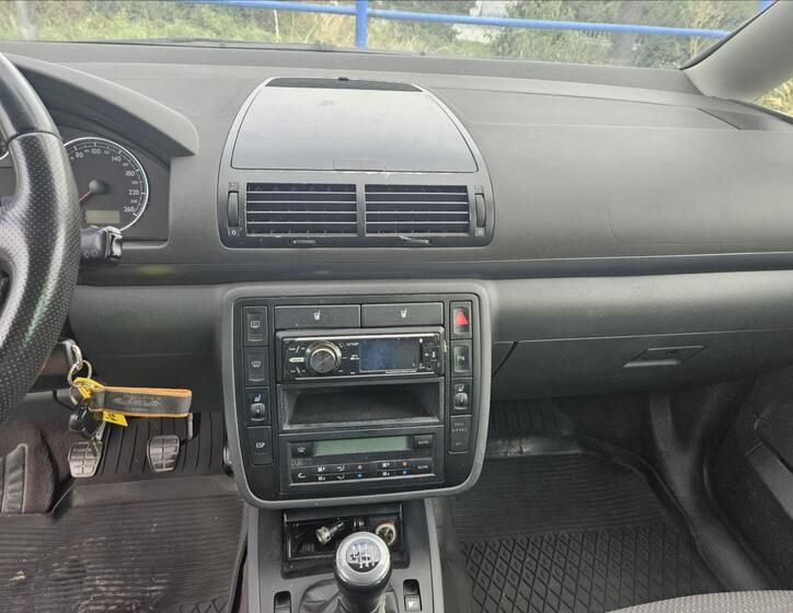 Seat Alhambra 8