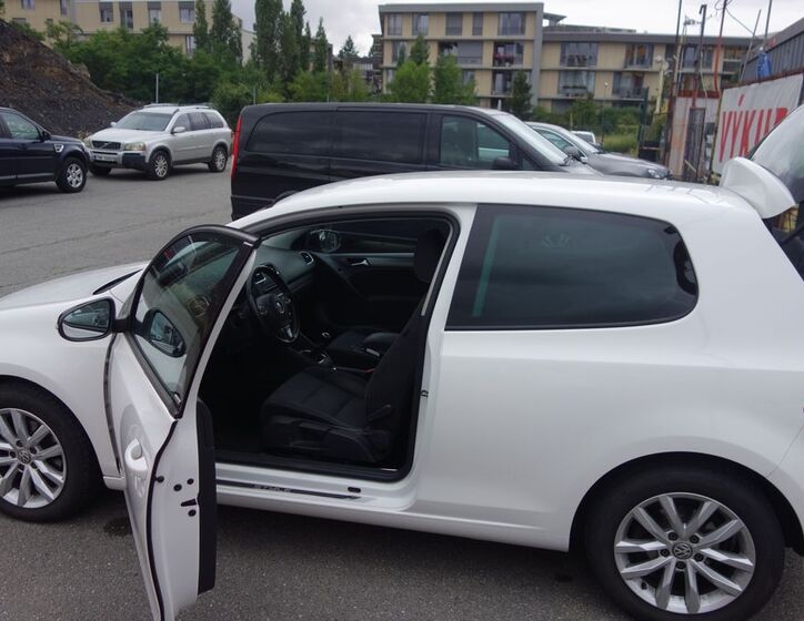 Volkswagen Golf 23